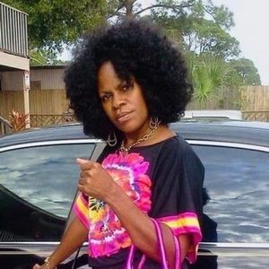 Meet your Posher, Almeta